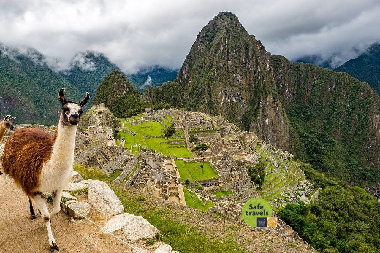 Valle Sagrado con Conexión a Machupicchu — 4 Días y 3 Noches